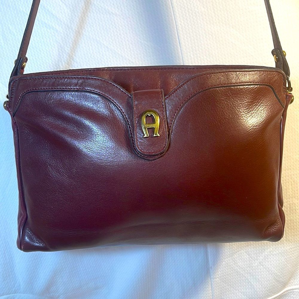 VINTAGE Etienne Aigner red Burgandy oxblood